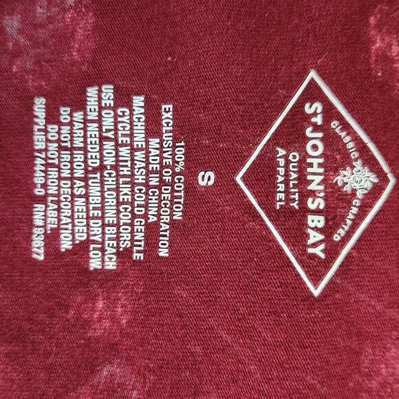 St. John's Bay Oxblood Floral Tee Size Small Burgundy Floral Top Floral T-Shirt - Picture 5 of 5